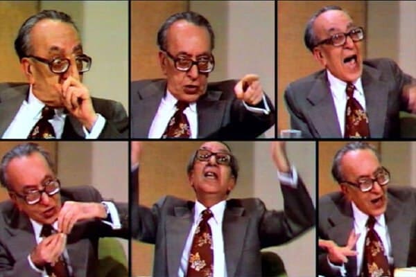 بشر غرب در «بیگاری تاریخ» است. آری بشر غرب دچار نوعی «بیگاری ایدئولوژیکی» شده است؛ گویی ساعتی است که برای ثانیه جنگ سوم جهانی پاندولهایش را به حرکت واداشتهاند.
#احمد_فردید